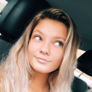 Meet your Posher, Chanel